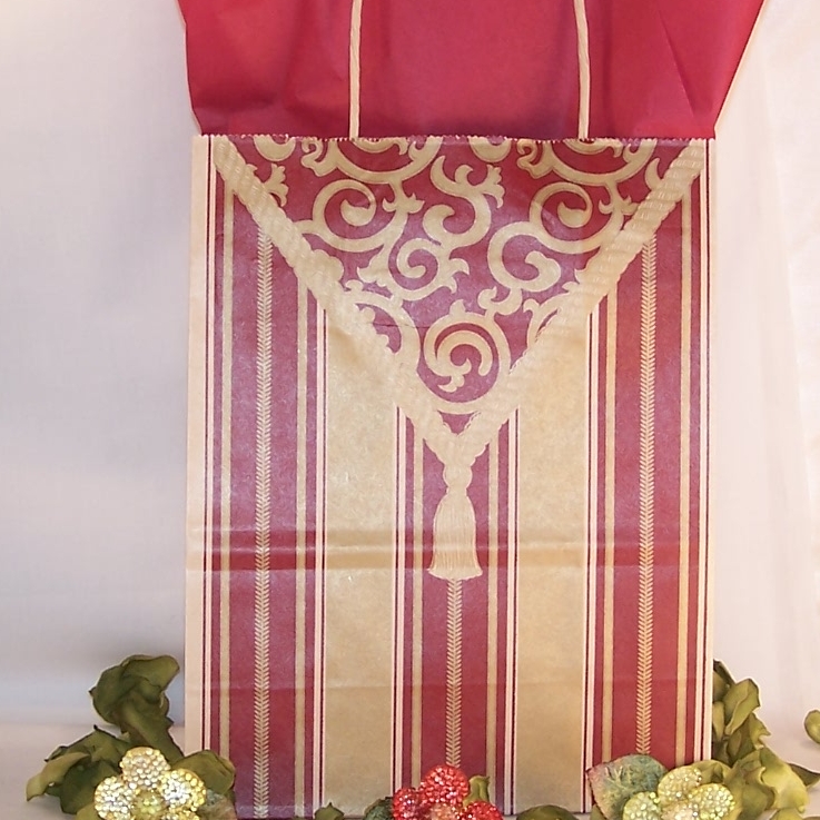 Bath and Body Renaissance Tapestry Paper Gift Bag (Cub)