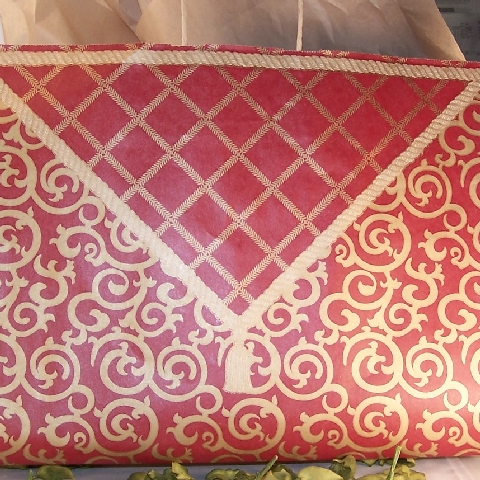 Bath and Body Renaissance Tapestry Paper Gift Bag (Queen)